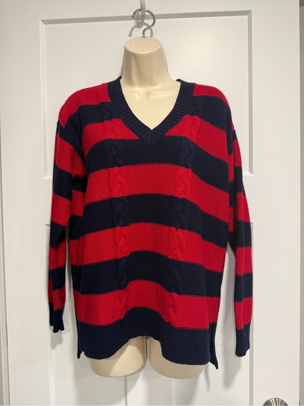 CHAPS Red & Navy Cable Knit Striped V-Neck Sweater M/M